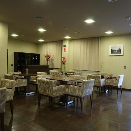 Dinastia Hotel Getafe Luaran gambar