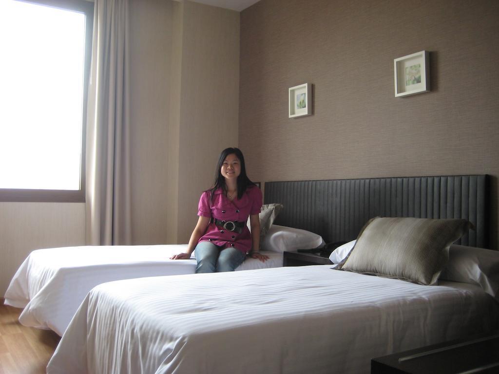 Dinastia Hotel Getafe Luaran gambar