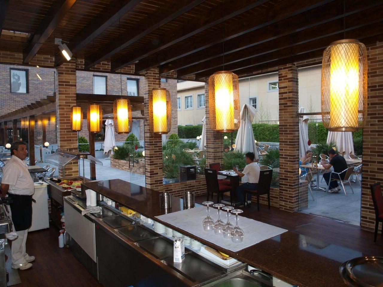 Dinastia Hotel Getafe Luaran gambar