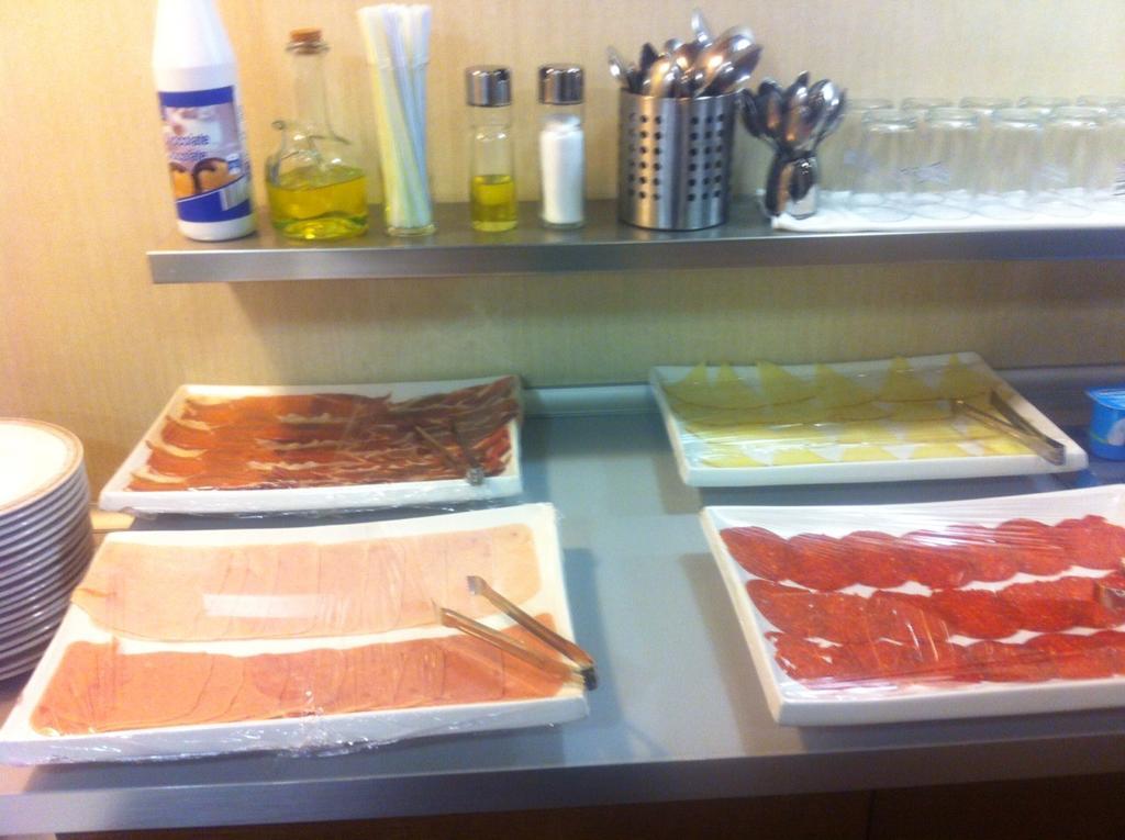 Dinastia Hotel Getafe Luaran gambar